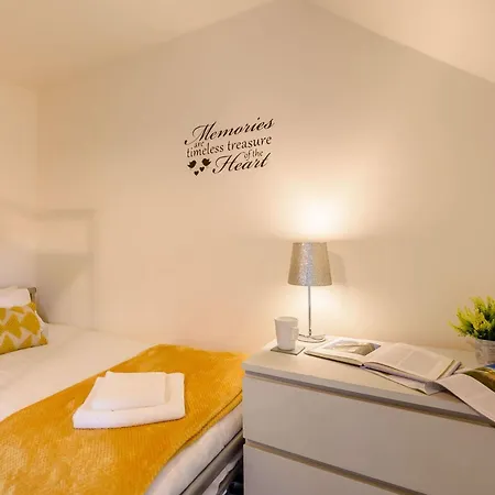 2 Bed In Pickering 88957 Holiday home
